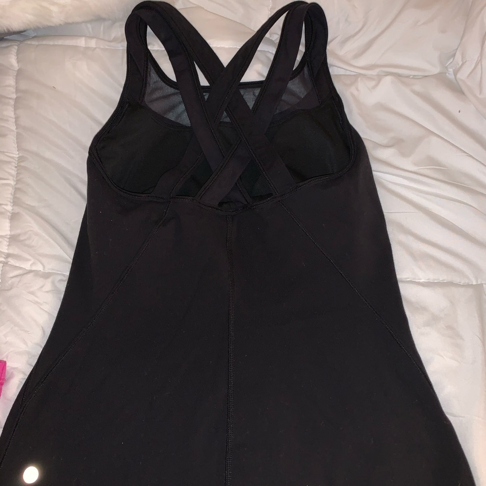 Black Lululemon workout top